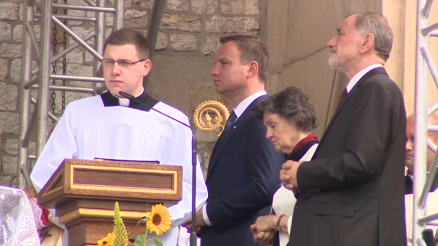 Katolicy obchodzą dziś święto Bożego Ciała. Prezydent elekt na mszy w Krakowie
